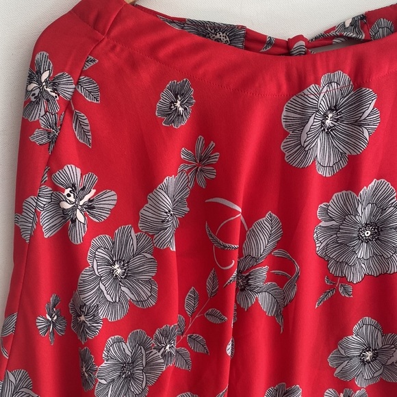 Keren hart Red Bell Sleeve Floral Top, Size XL - Picture 3 of 12